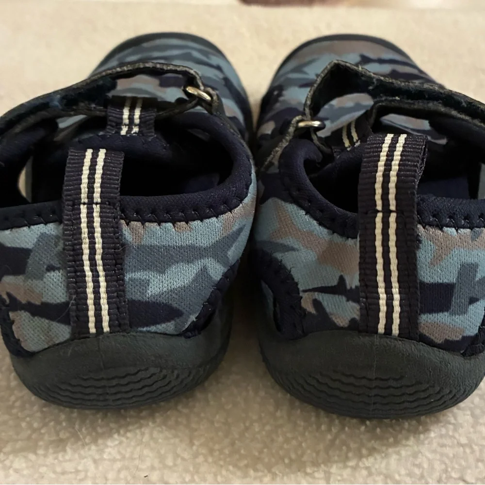 Nautica “Kettle Gulf” Toddler Size 6 Shark Camo Neoprene Velcro Sandals Animals
